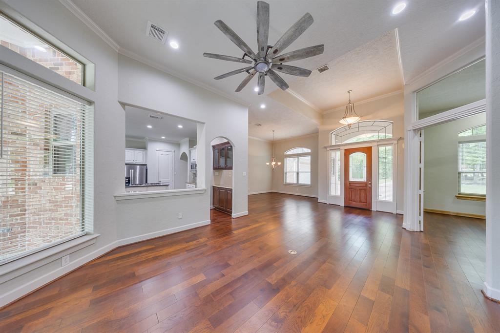 7277 Teaswood Drive, Conroe, Texas image 5