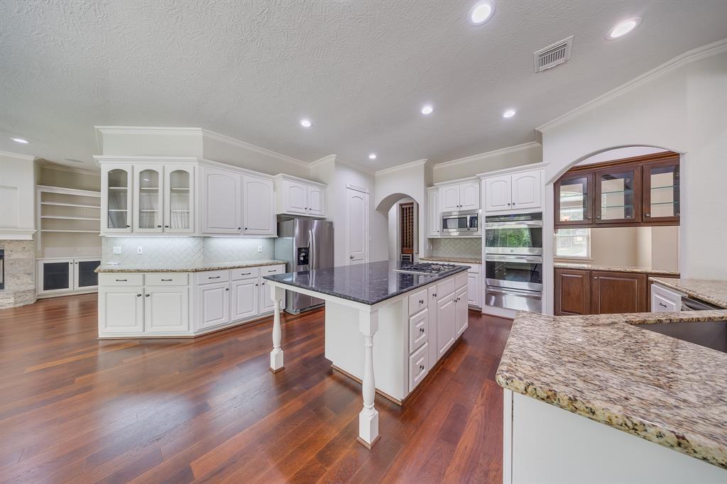 7277 Teaswood Drive, Conroe, Texas image 11