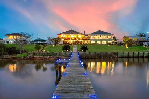 792 W Bayshore Drive Palacios TX 77465