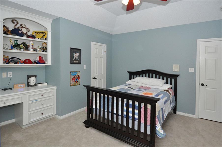 1703 Brookside Pine Lane, Houston, Texas image 7
