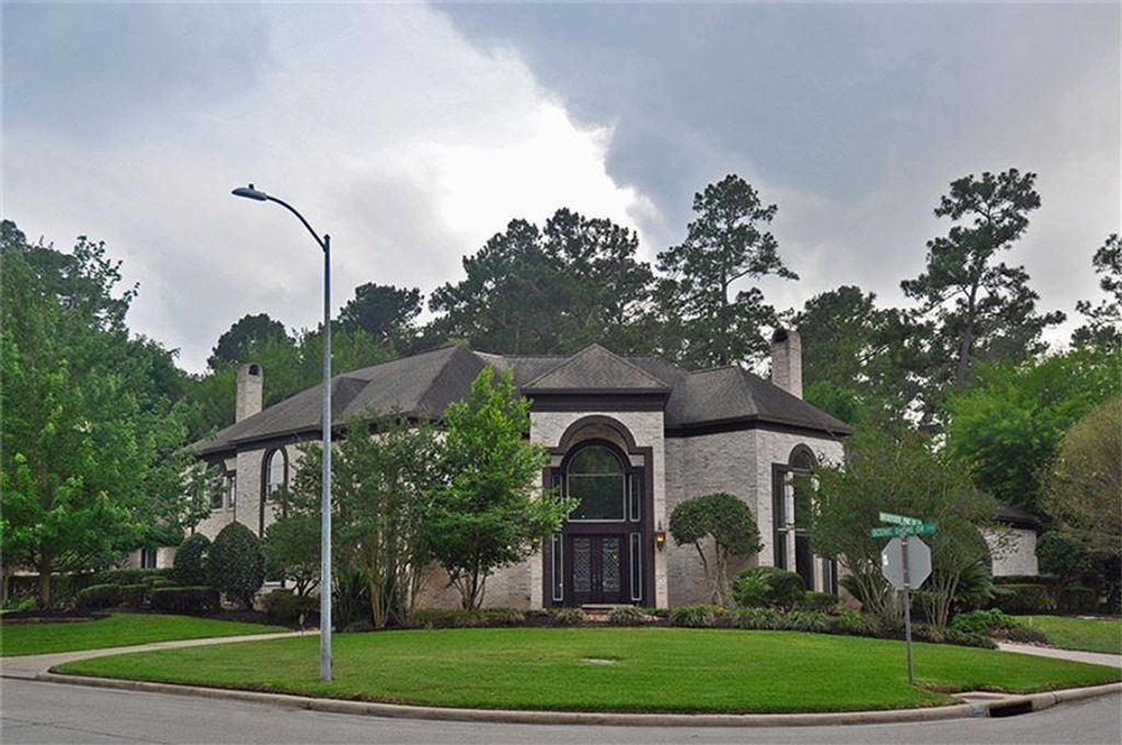 Photo of 1703 Brookside Pine Lane, Houston, TX 77345 (MLS # 41049150)