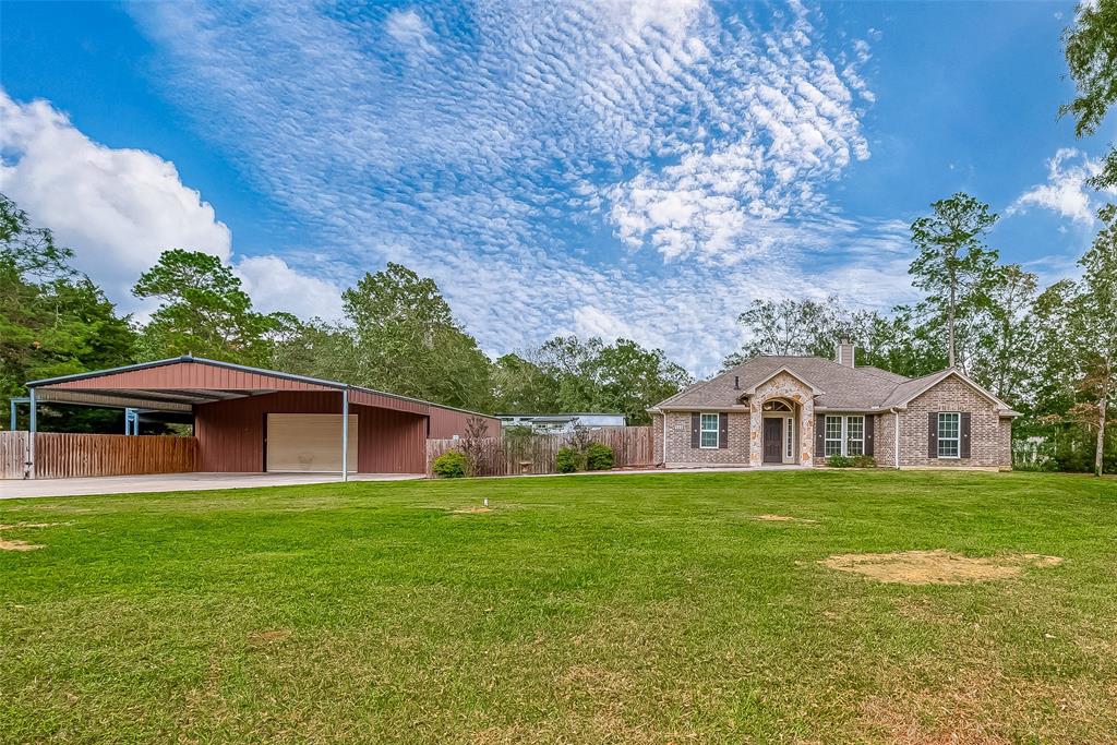 524 Apache Run, Wallisville, Texas image 1