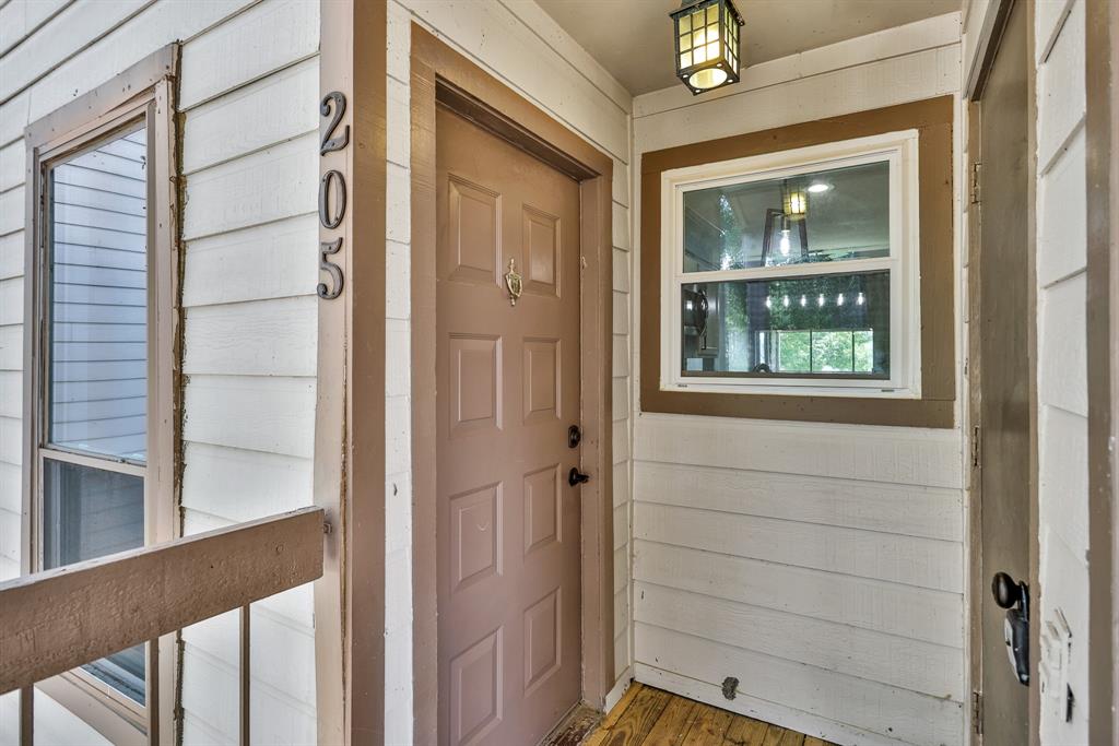 205 Lakeview Terrace