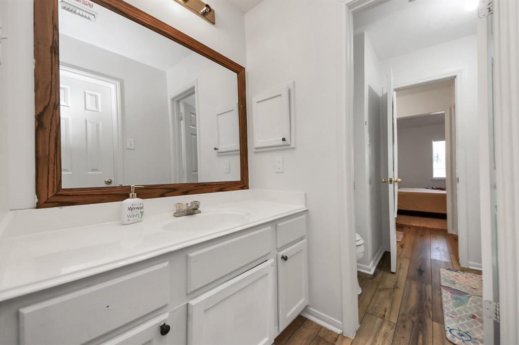 7015 Emerald Glen Drive, Sugar Land, Texas image 23