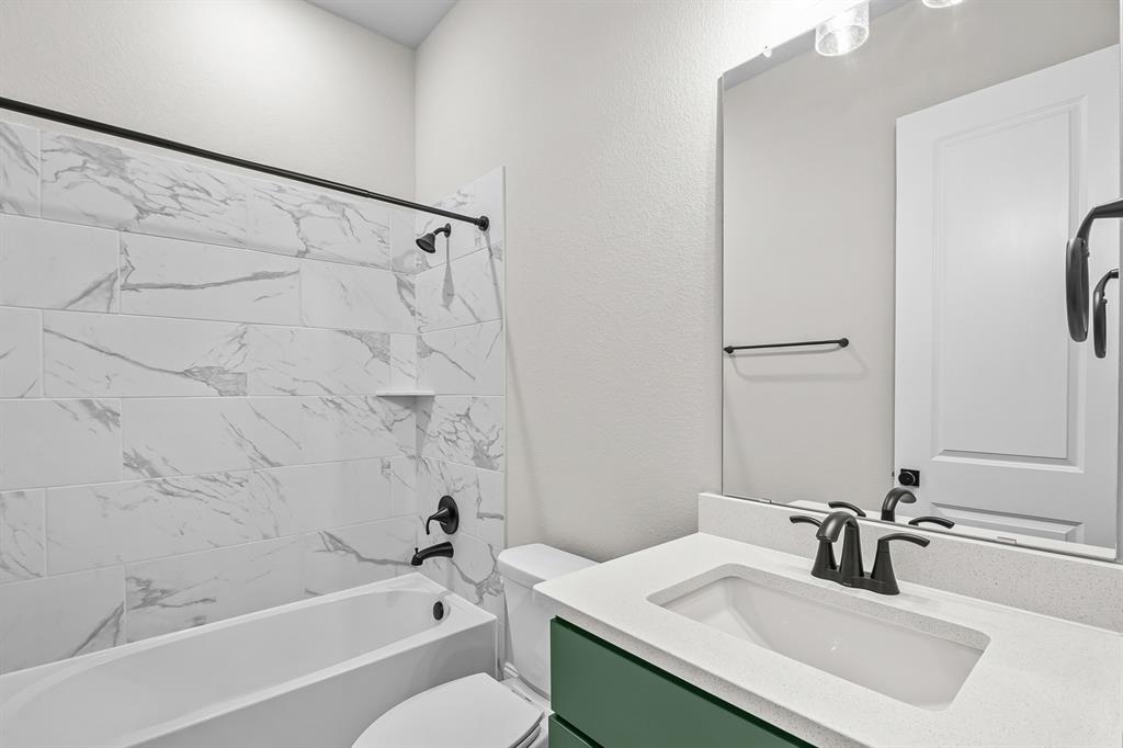 22210 Bushy Matgrass Lane, Cypress, Texas image 14