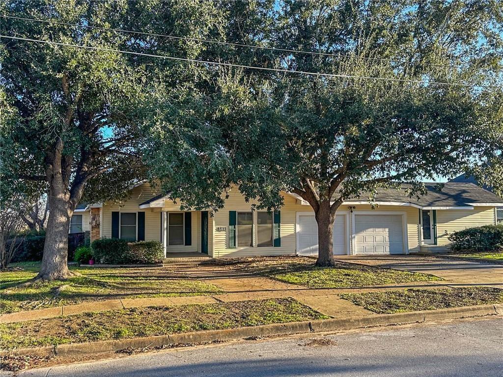 501 W Buffalo St St, Caldwell, Texas image 1