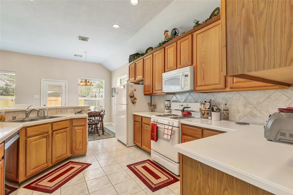 3214 Fair Falls Drive, Kingwood, Texas image 25