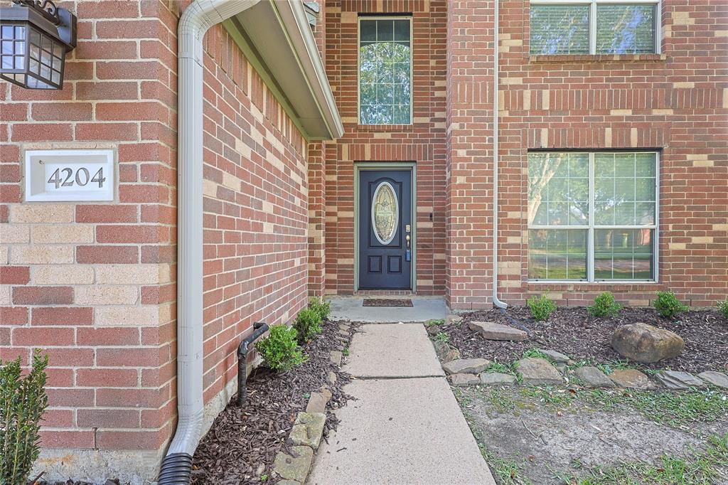 4204 Seminole Drive, Pearland, Texas image 2
