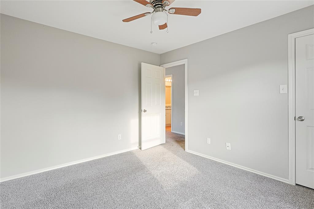 4204 Seminole Drive, Pearland, Texas image 25