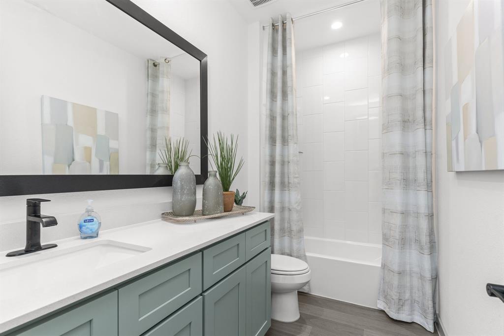4017 Green Anjou Ln, Pearland, Texas image 9