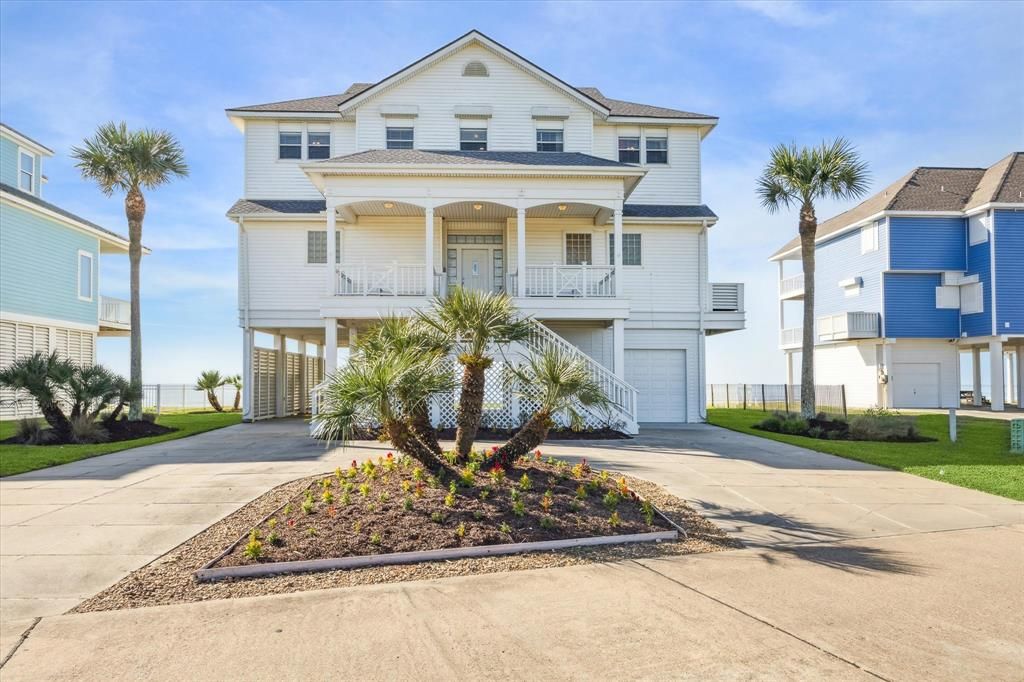 Photo of 11819 Sunbather Lane, Galveston, TX 77554 (MLS # 88829245)