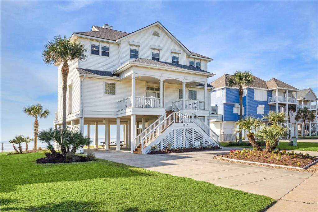 Photo of 11819 Sunbather Lane, Galveston, TX 77554 (MLS # 88829245)