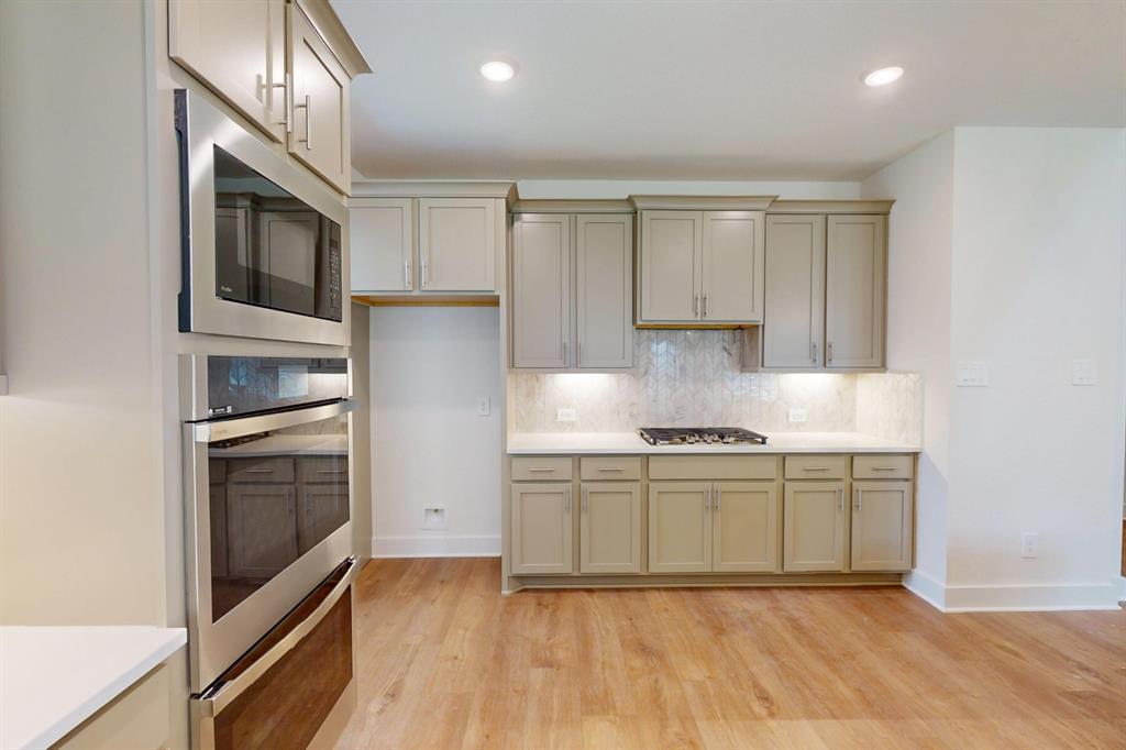 21914 Hibiscus Hedge Trail