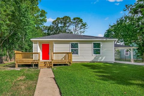 Photo of 6854 Evans Street, Houston, TX 77061 (MLS # 34770528)