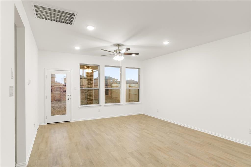 Photo 8 of 21 of 21311 Barcelona Heights Trail house