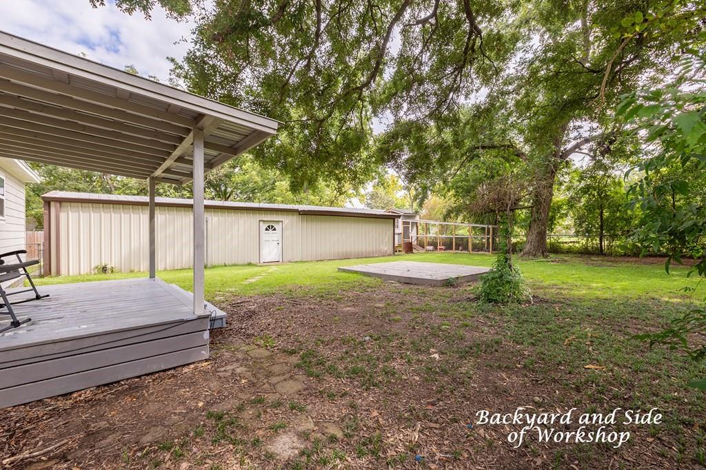 105 W Maple Street, Huntington, Texas image 34