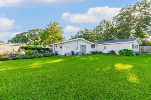 A home in League City