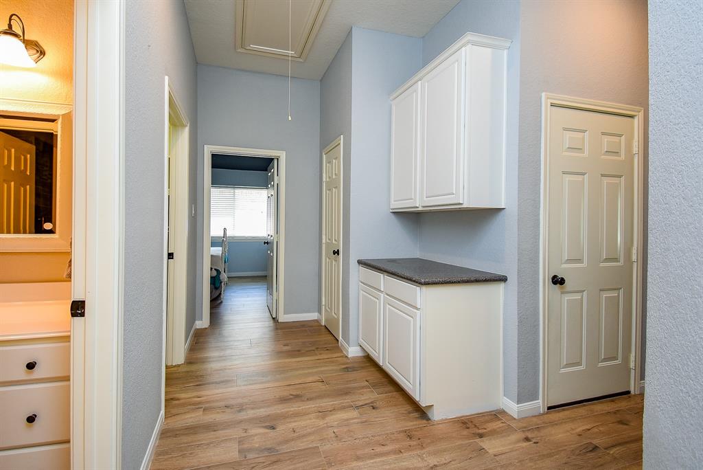 15603 Clear Pointe Drive, Cypress, Texas image 22