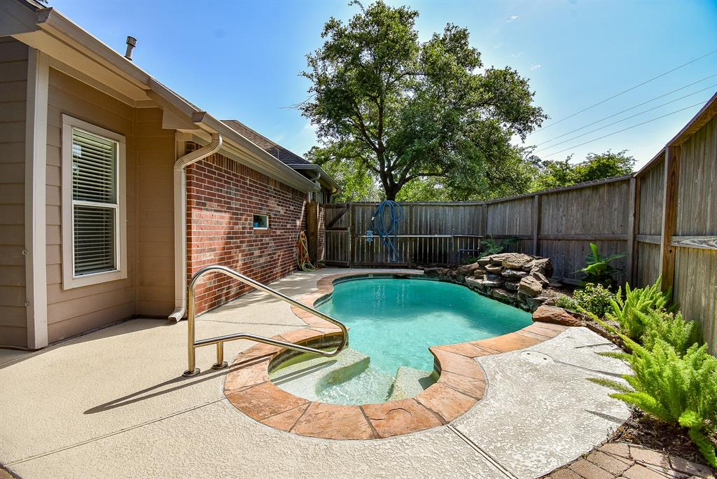 15603 Clear Pointe Drive, Cypress, Texas image 32