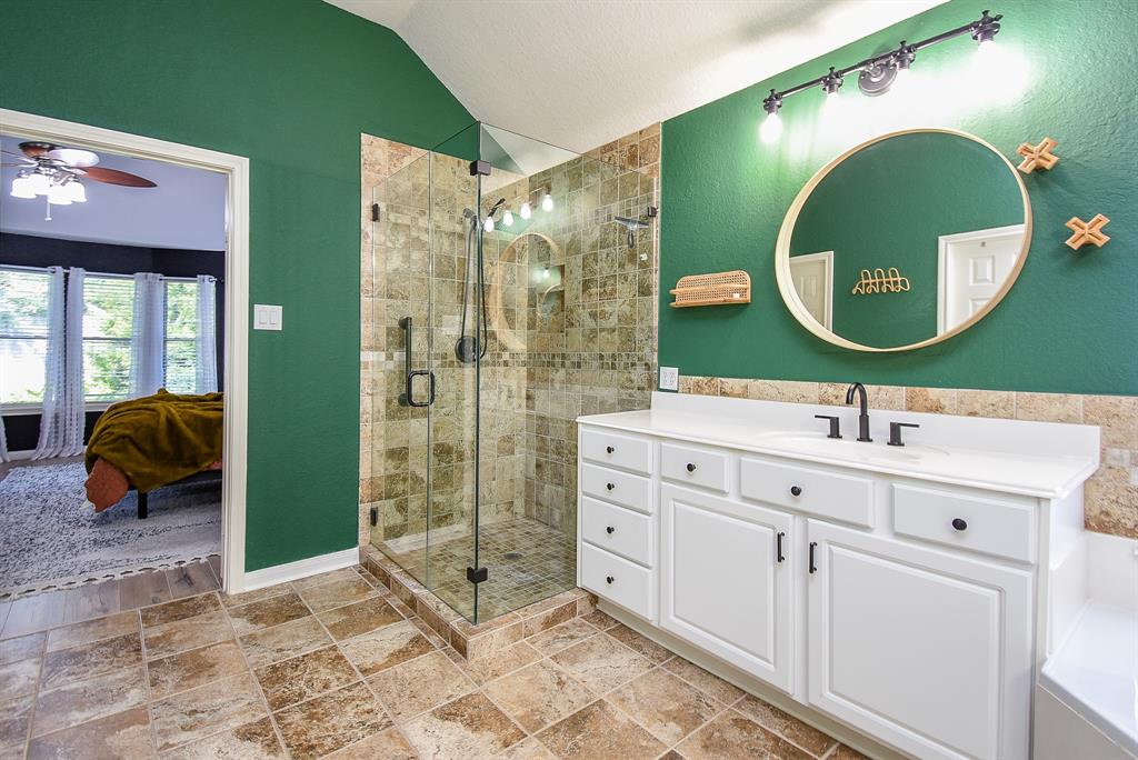 15603 Clear Pointe Drive, Cypress, Texas image 7