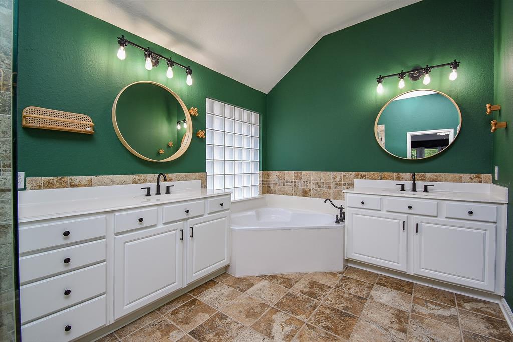 15603 Clear Pointe Drive, Cypress, Texas image 6