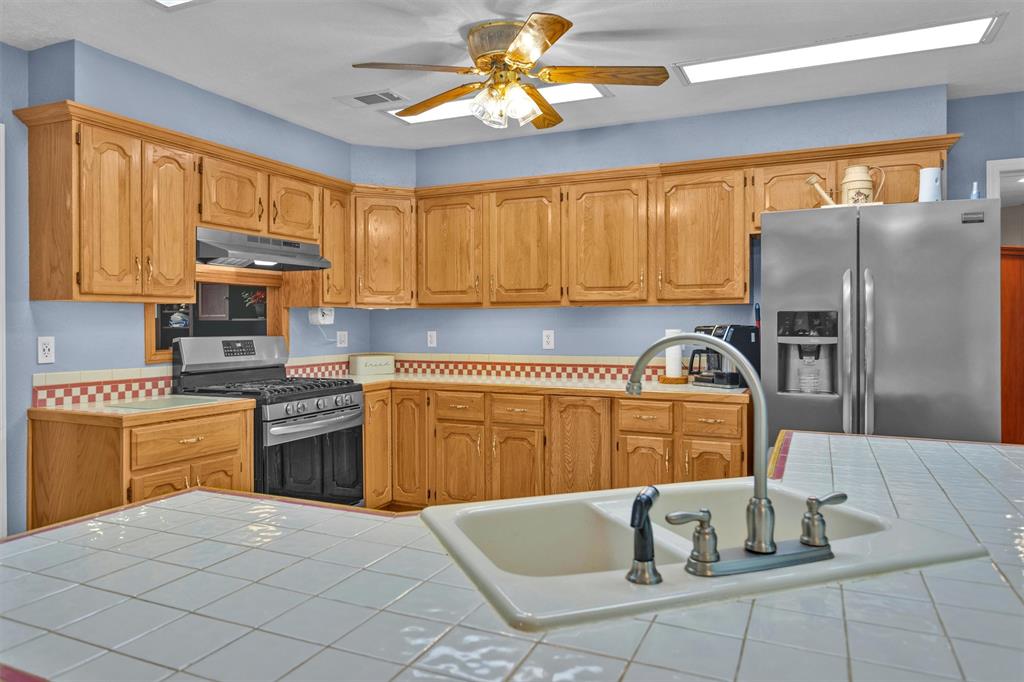 27682 Kingport Drive, Splendora, Texas image 17