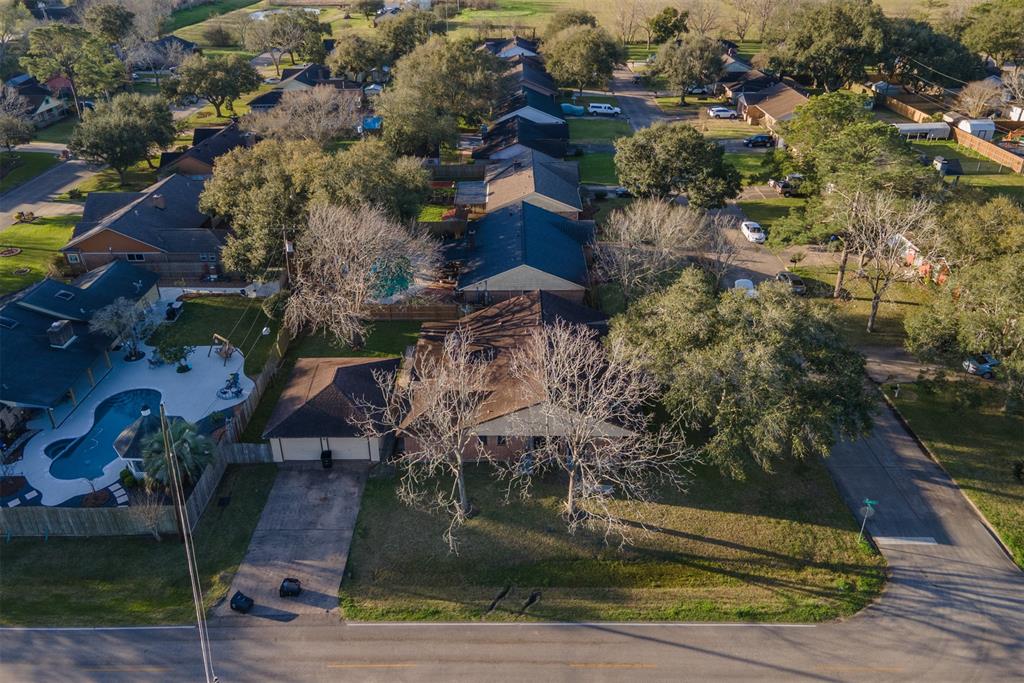 1501 Parkway Drive, Alvin, Texas image 24