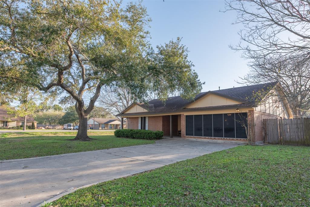 1501 Parkway Drive, Alvin, Texas image 4