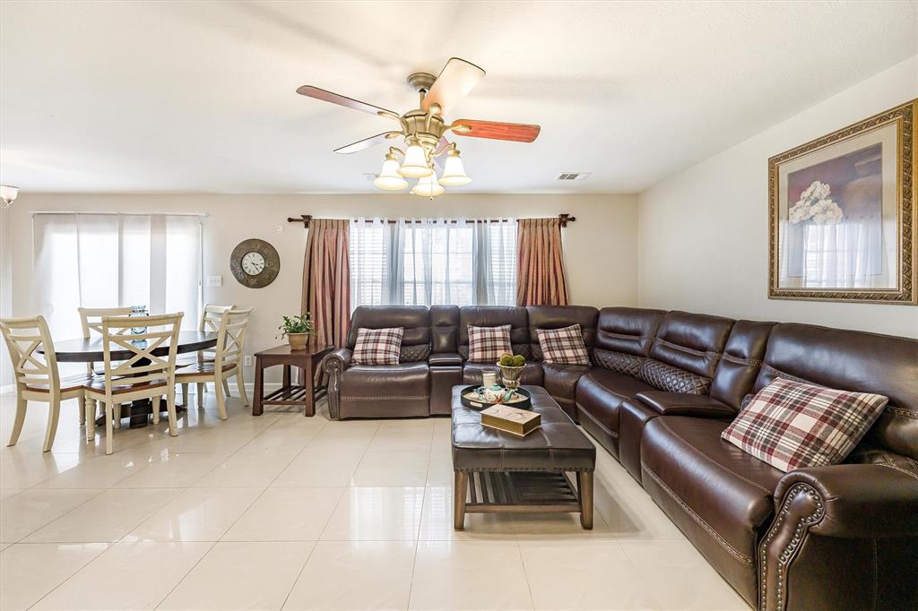 3815 Brook Garden Lane, Katy, Texas image 12