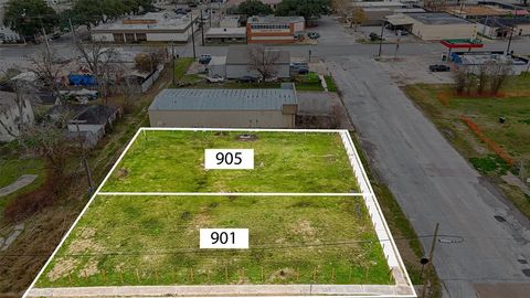 Photo of 905 5th Street, Rosenberg, TX 77471 (MLS # 14122517) Photo of 905 5th Street, Rosenberg, TX 77471 (MLS # 14122517)