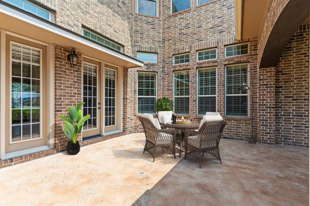 1705 Bending Stream Drive, Friendswood, Texas image 9