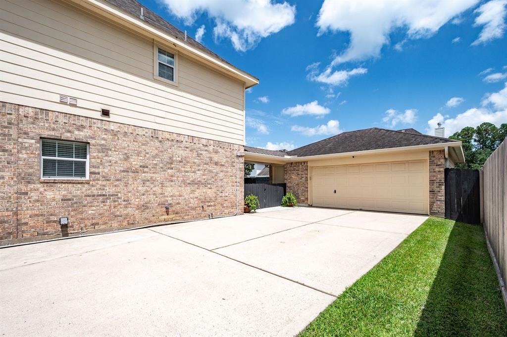 3511 Blue Spruce Trail, Pearland, Texas image 50