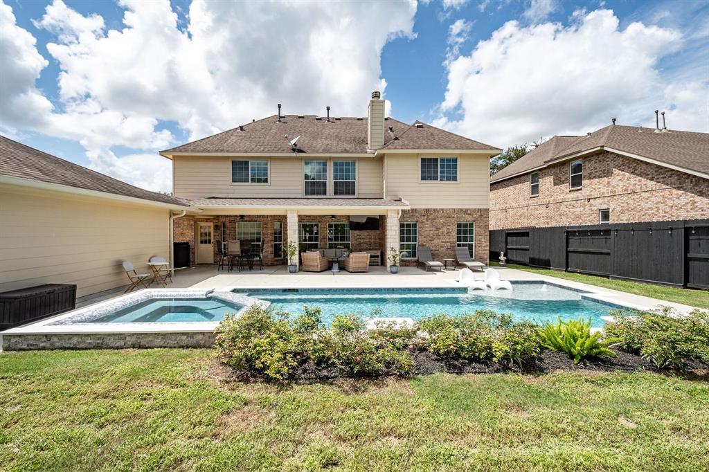 3511 Blue Spruce Trail, Pearland, Texas image 2