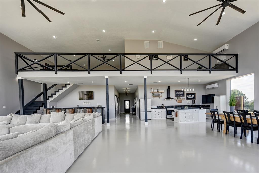 3561 Post Oak Point Road, New Ulm, Texas image 4