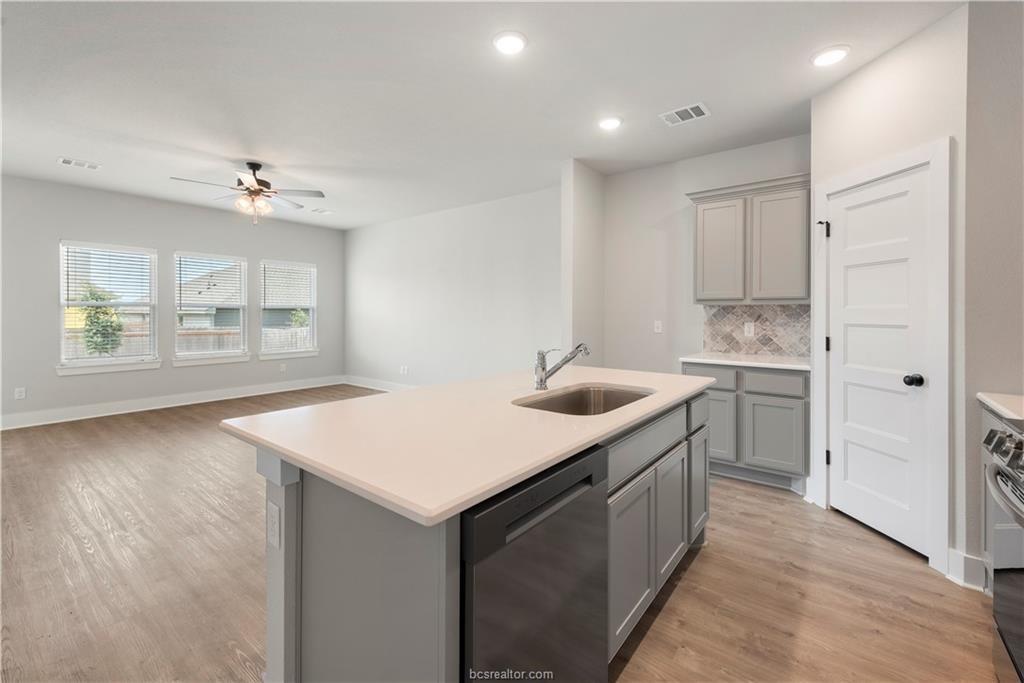 6121 Pocono Drive, College Station, Texas image 8