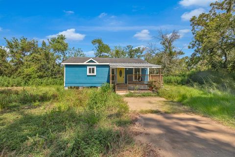 A home in Angleton