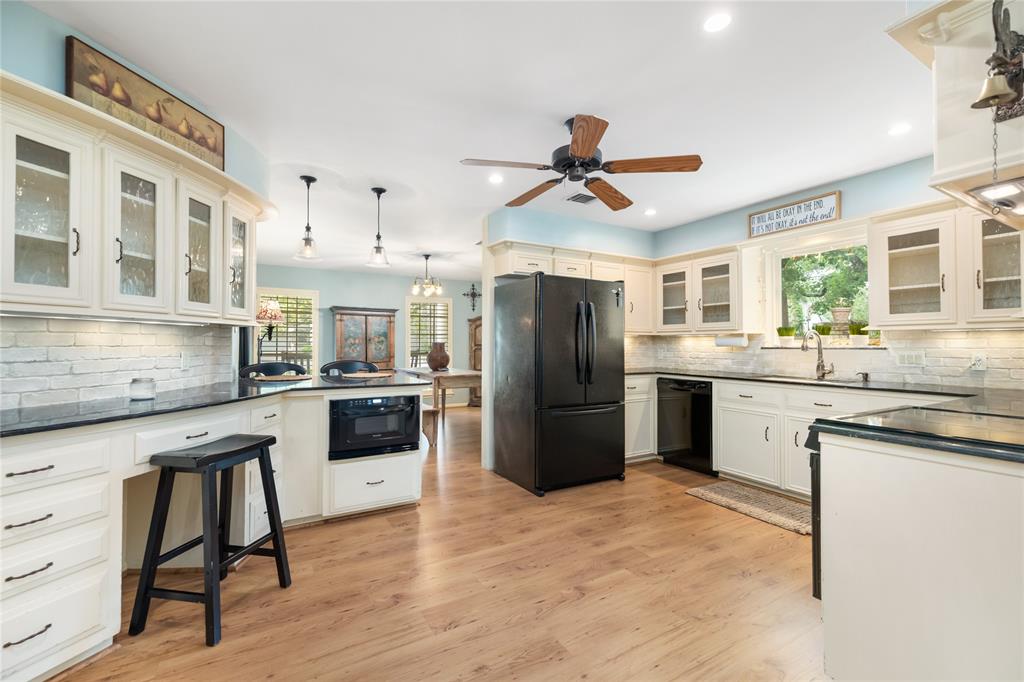 5606 Foresthaven Drive, Houston, Texas image 17