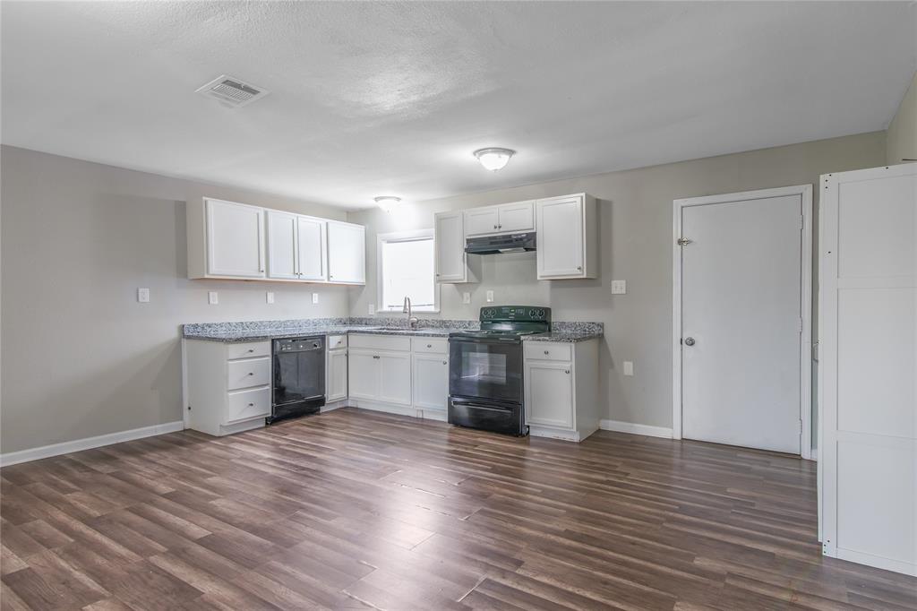 626 W 6th Street