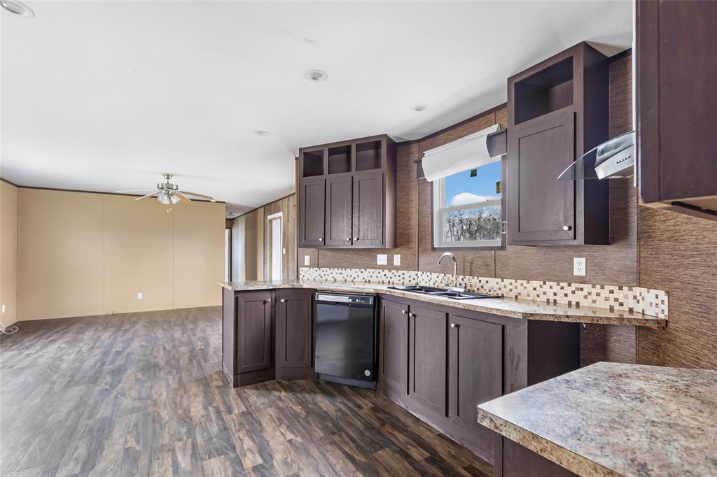 2194 County Road 5017, Cleveland, Texas image 13