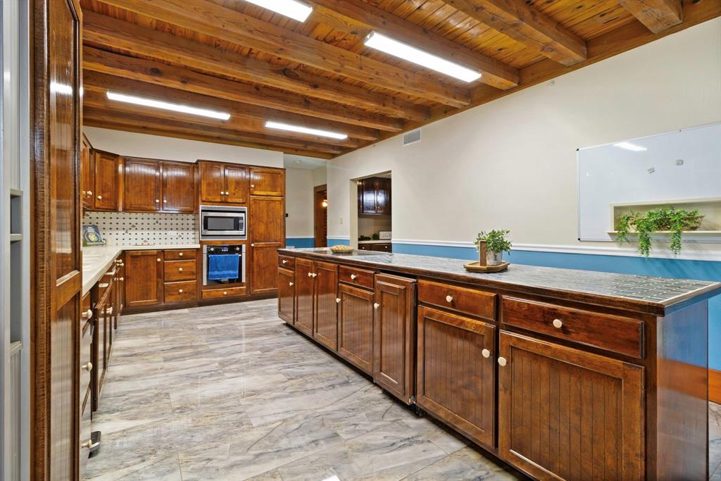 1000 W Polk Street, Livingston, Texas image 25