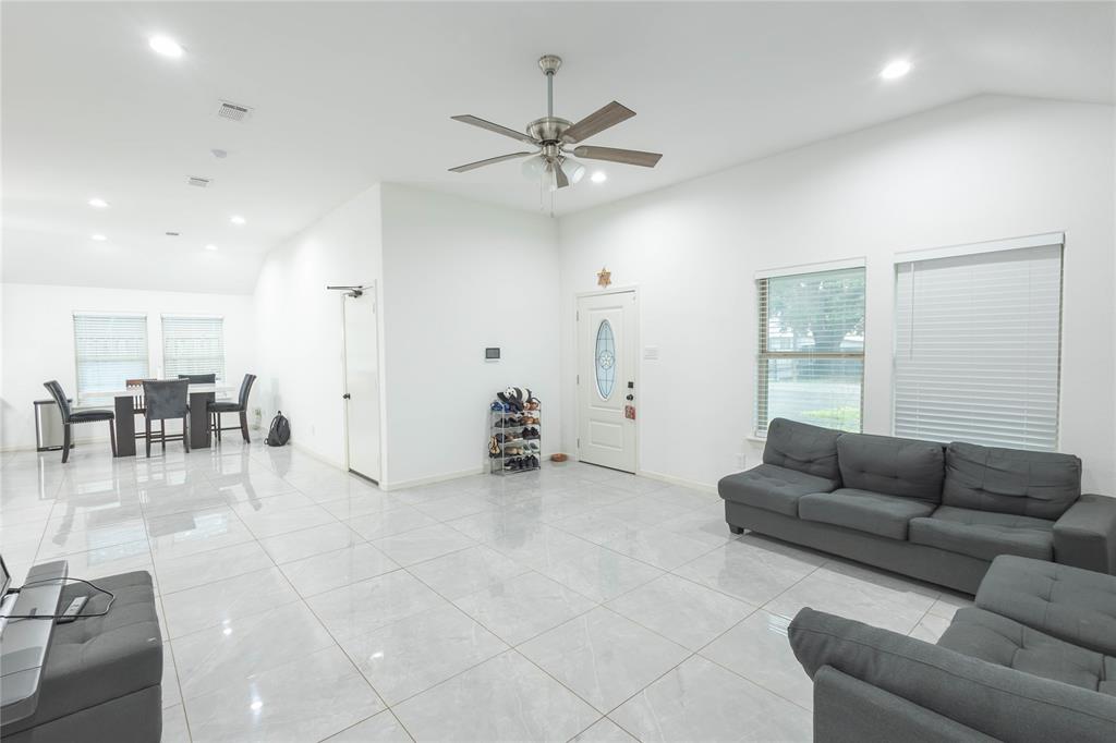 326 Cartersville Street, Houston, Texas image 4