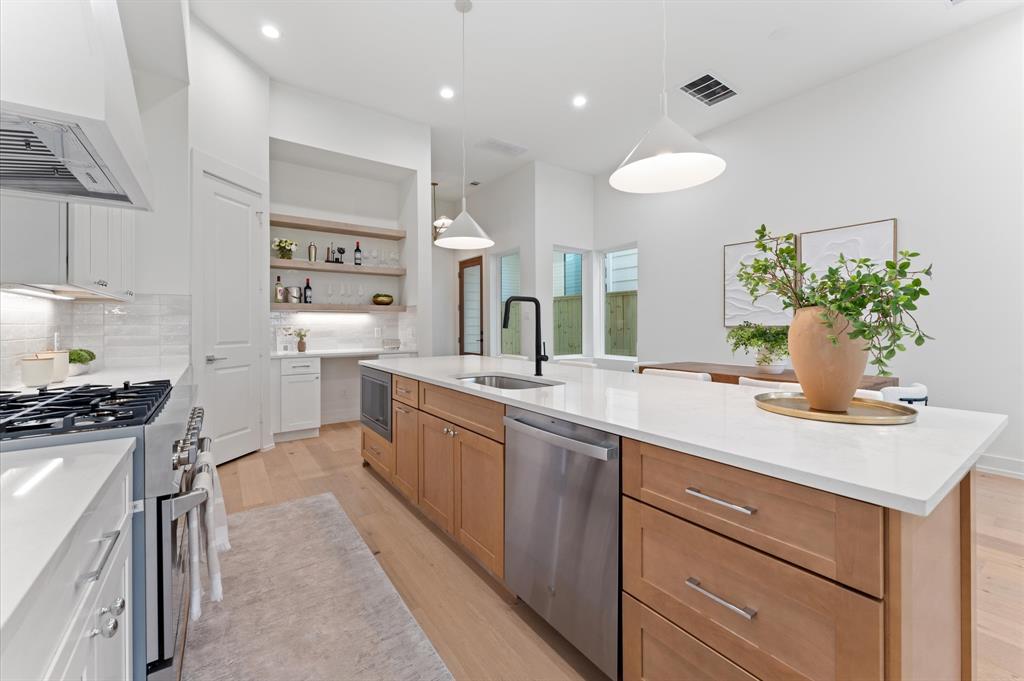 322 Aurora Street, Houston, Texas image 5