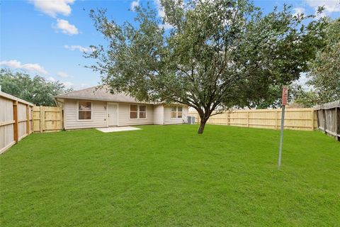 Single Family Residence in Dickinson TX 6729 Hidden Colony Lane 22.jpg