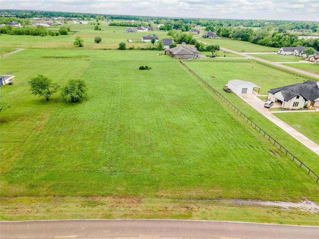 22110 Chenango Lake Drive, Angleton, Texas image 9