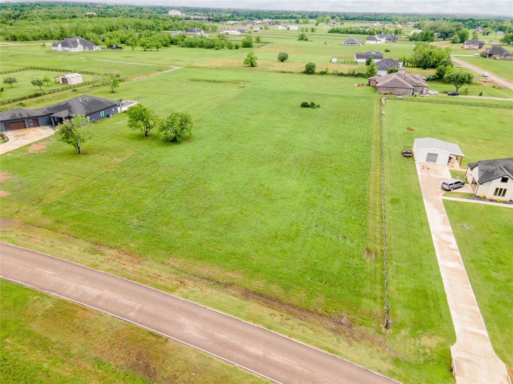 22110 Chenango Lake Drive, Angleton, Texas image 10