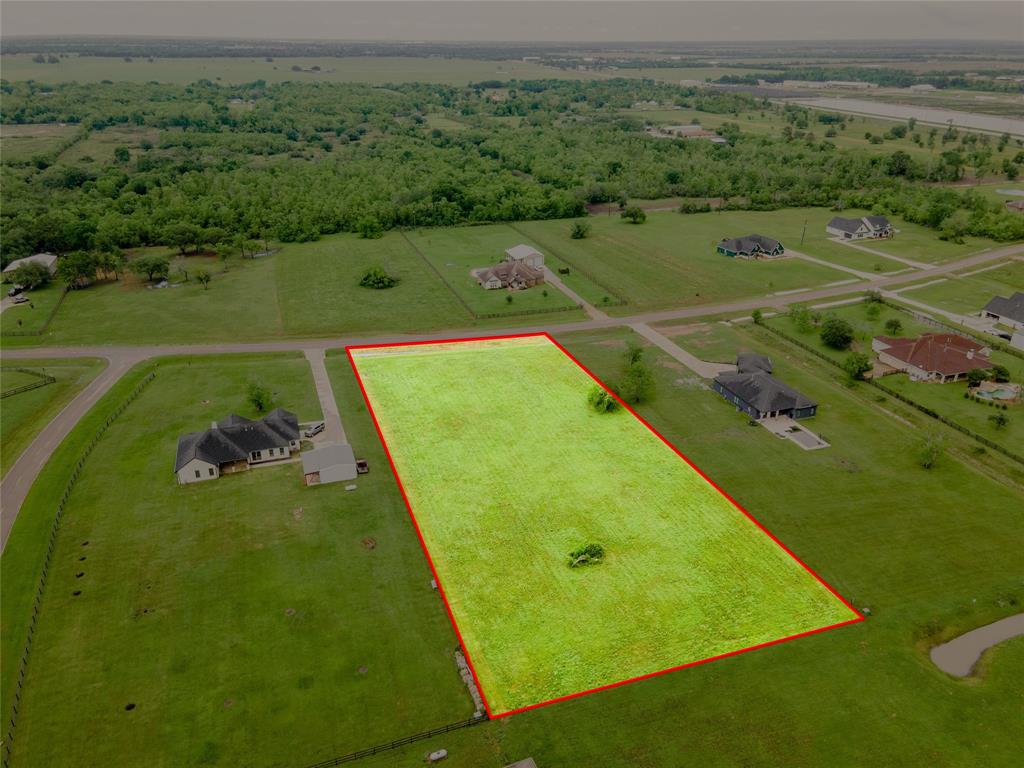22110 Chenango Lake Drive, Angleton, Texas image 3