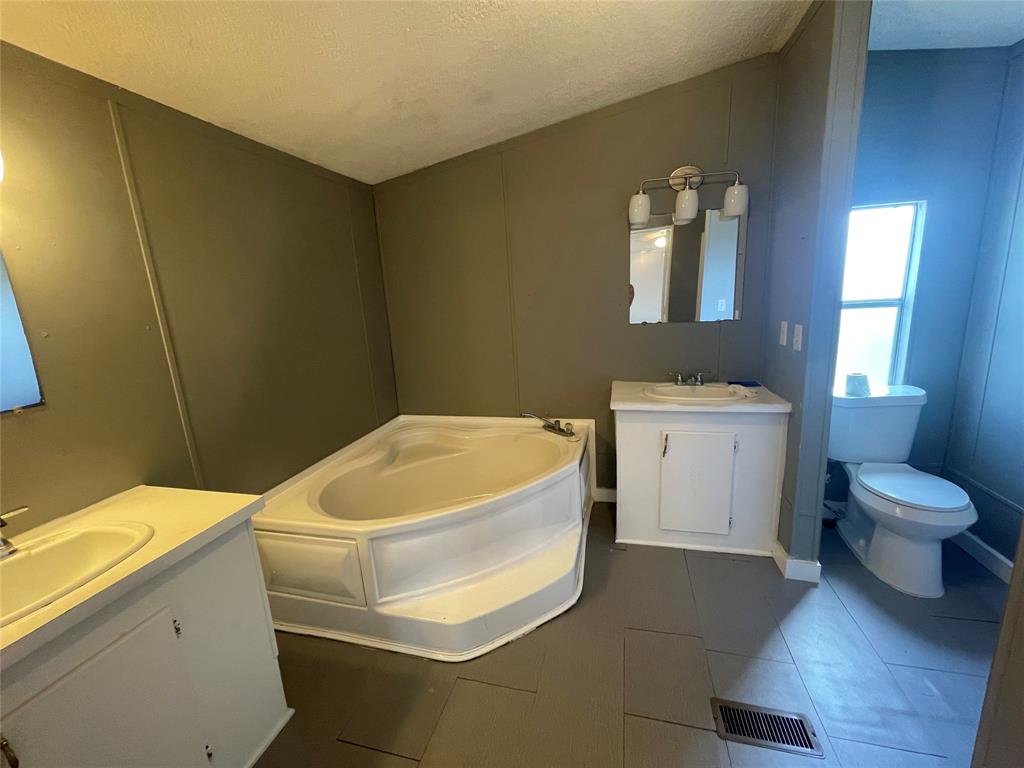 747 Road 5210, Cleveland, Texas image 4