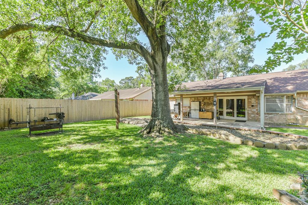 23310 Berry Pine Drive, Spring, Texas image 8