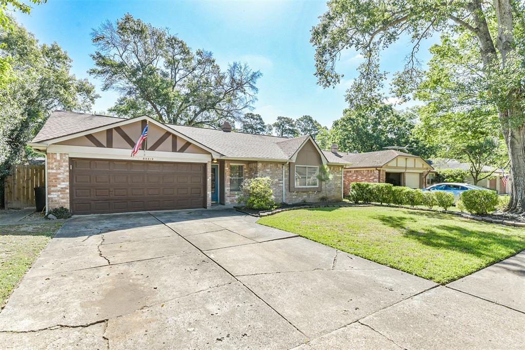 23310 Berry Pine Drive, Spring, Texas image 3