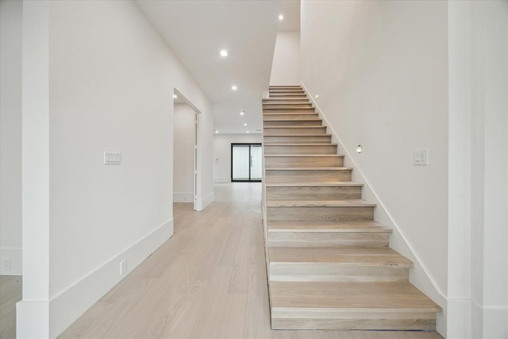 1550 Gardenia Drive, Houston, Texas image 4
